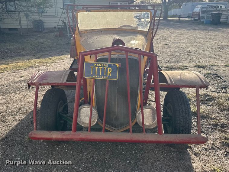 image for item FB7096 1932 Chevrolet pickup truck