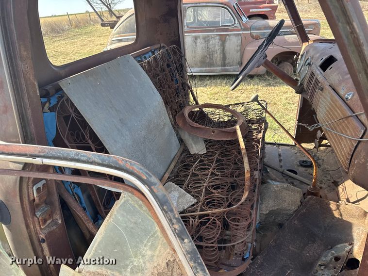 image for item FB7098 1952 Chevrolet 3800 pickup truck