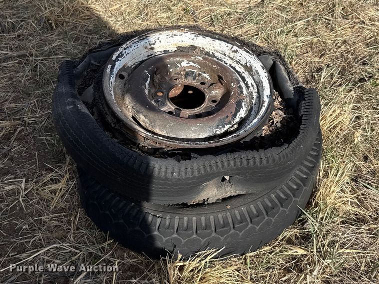 image for item FB7098 1952 Chevrolet 3800 pickup truck