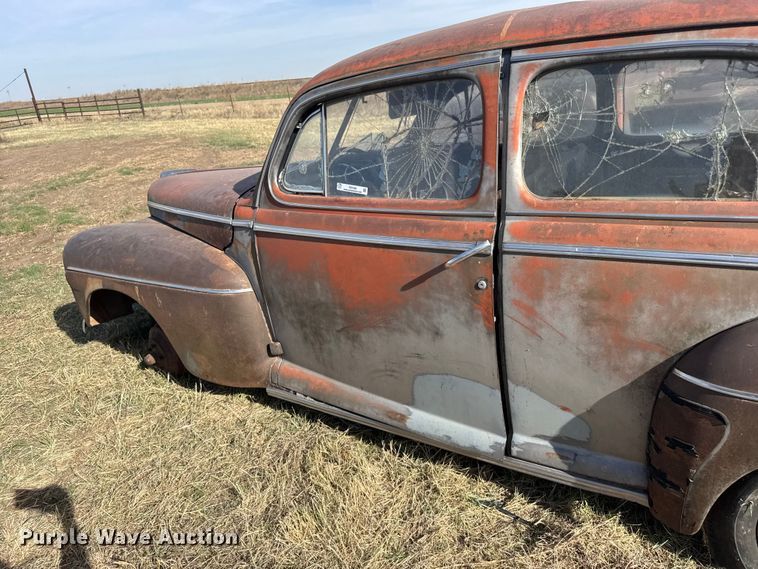 image for item FB7099 1946 Ford Super deluxe coupe