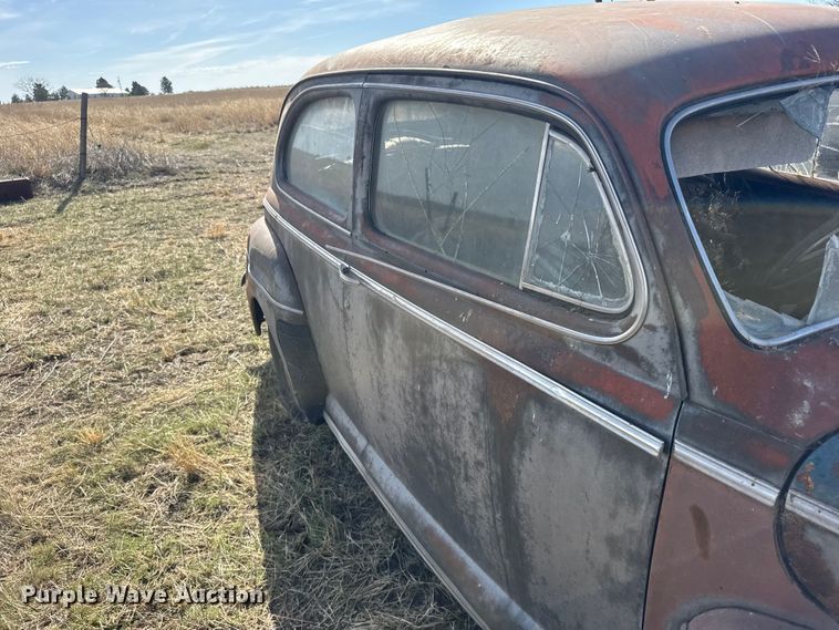 image for item FB7099 1946 Ford Super deluxe coupe