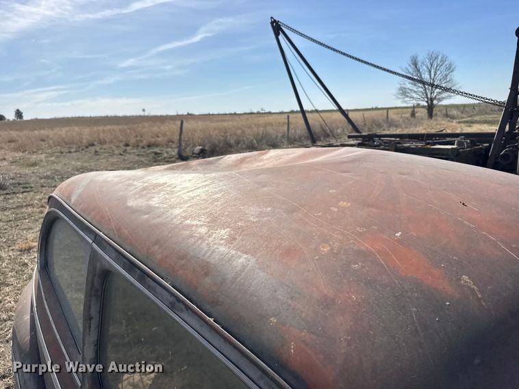 image for item FB7099 1946 Ford Super deluxe coupe