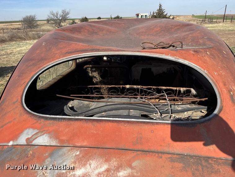 image for item FB7099 1946 Ford Super deluxe coupe