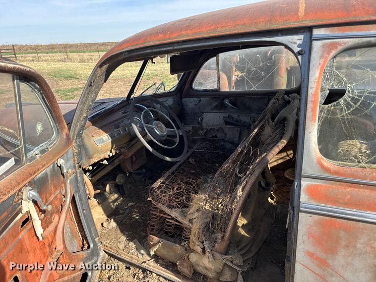 image for item FB7099 1946 Ford Super deluxe coupe