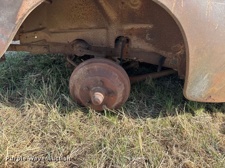 image for item FB7099 1946 Ford Super deluxe coupe