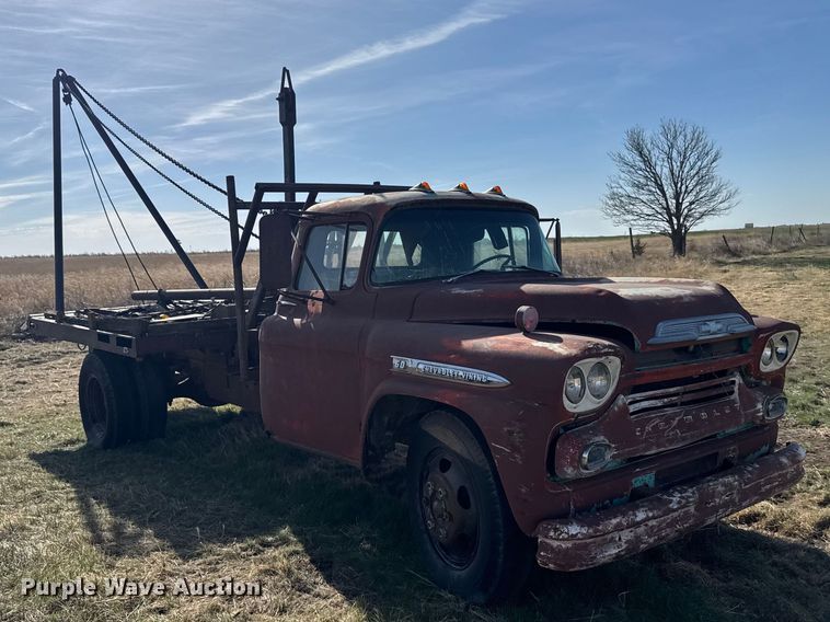 image for item FB7100 1952 Chevrolet Viking 60 winch truck