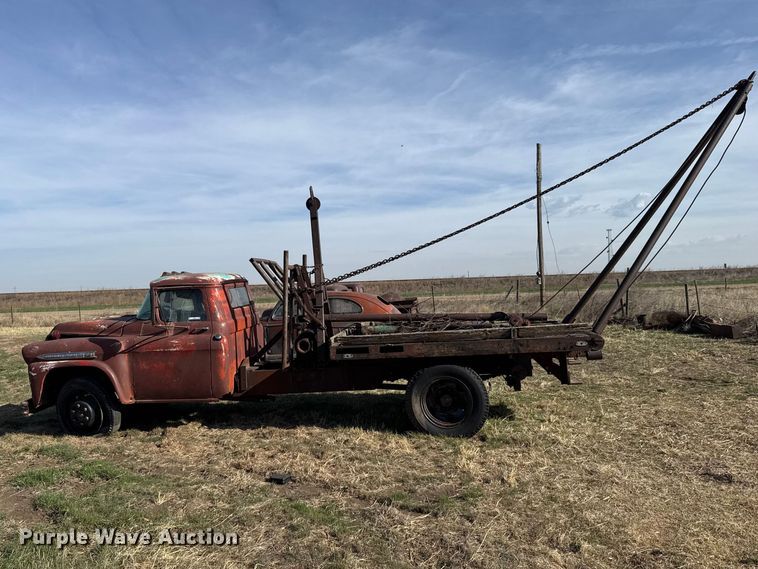 image for item FB7100 1952 Chevrolet Viking 60 winch truck