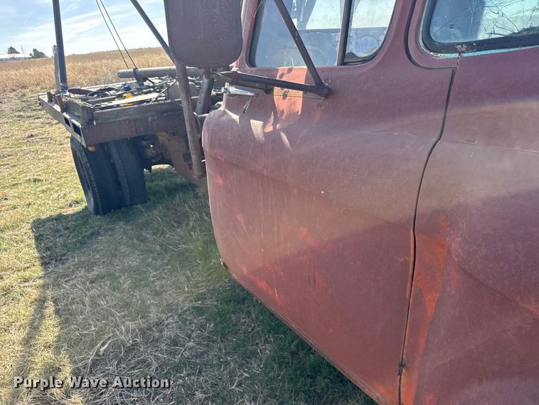 image for item FB7100 1952 Chevrolet Viking 60 winch truck