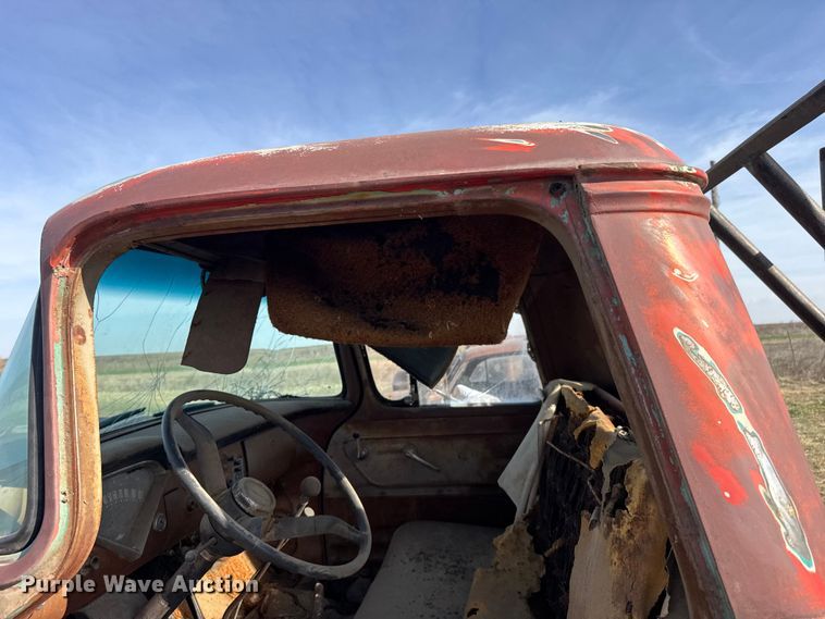 image for item FB7100 1952 Chevrolet Viking 60 winch truck