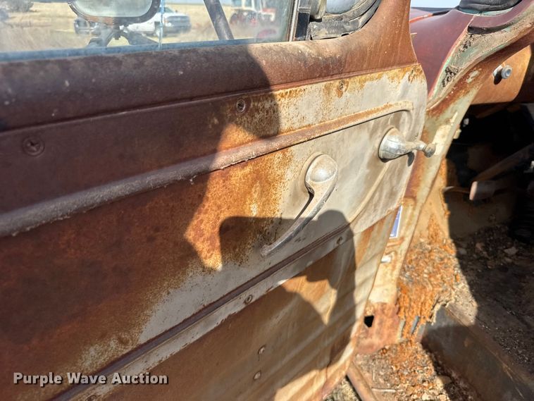 image for item FB7100 1952 Chevrolet Viking 60 winch truck