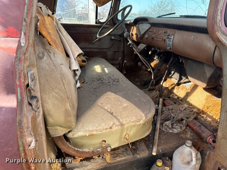 image for item FB7100 1952 Chevrolet Viking 60 winch truck