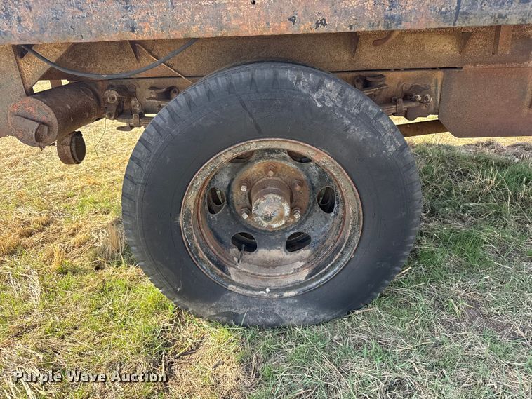 image for item FB7100 1952 Chevrolet Viking 60 winch truck