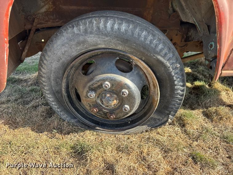 image for item FB7100 1952 Chevrolet Viking 60 winch truck