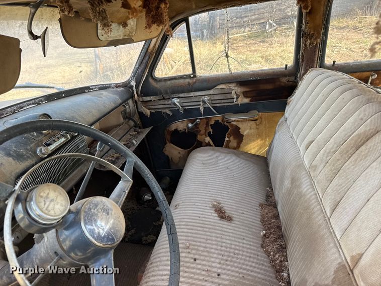 image for item FB7102 Oldsmobile 88 sedan