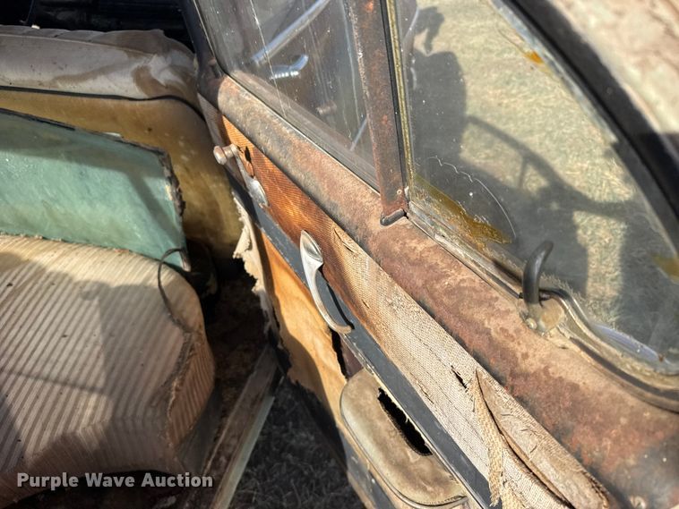 image for item FB7102 Oldsmobile 88 sedan