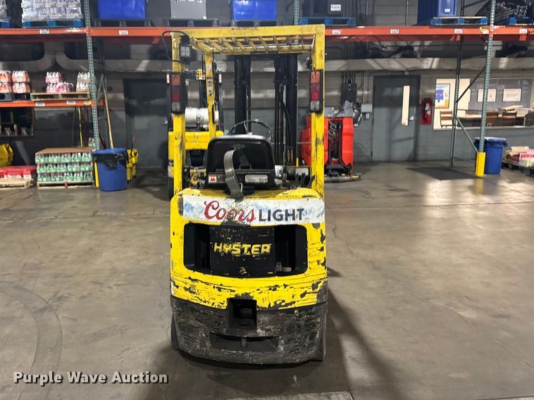 image for item FB7122 Hyster 30 forklift