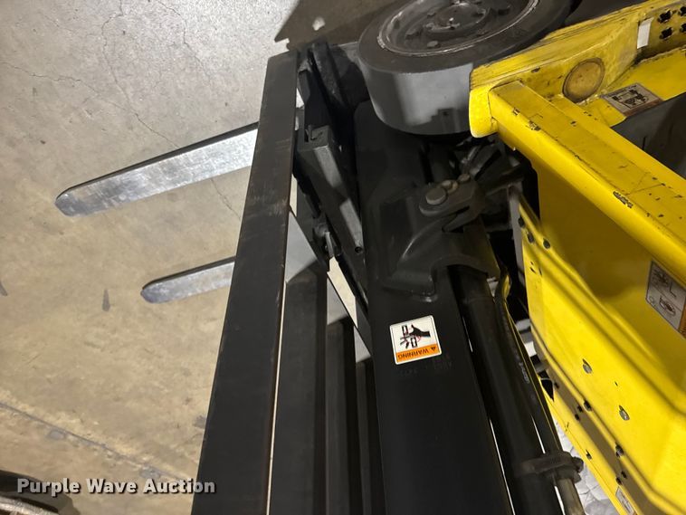 image for item FB7122 Hyster 30 forklift