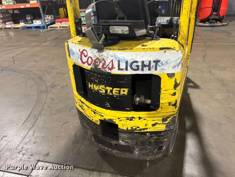 image for item FB7122 Hyster 30 forklift