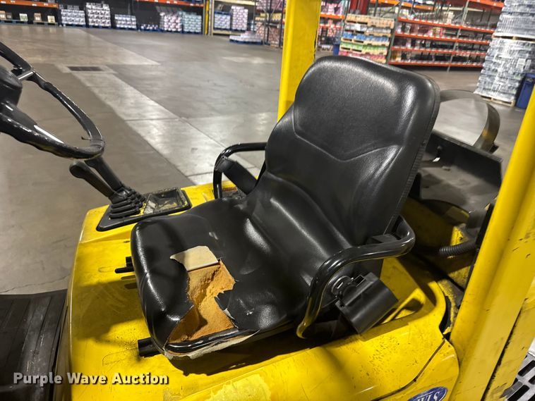 image for item FB7122 Hyster 30 forklift