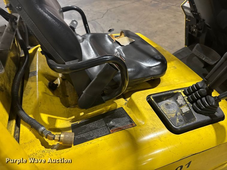 image for item FB7122 Hyster 30 forklift