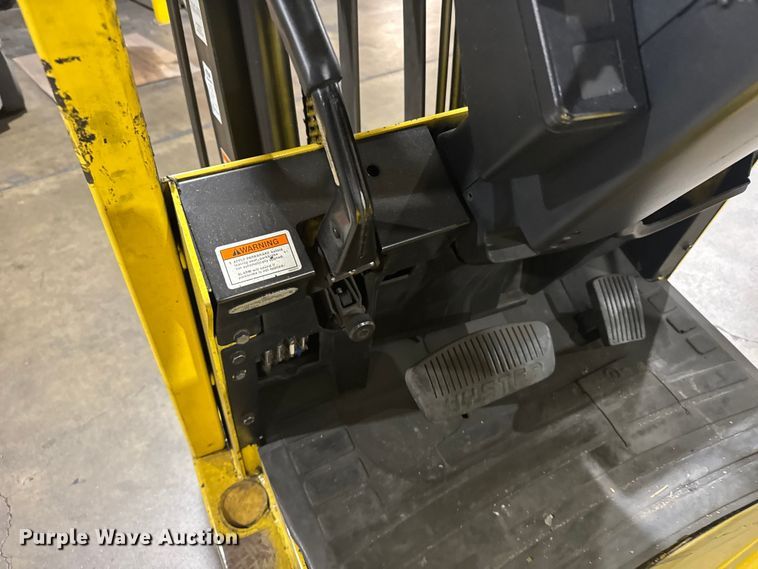 image for item FB7122 Hyster 30 forklift