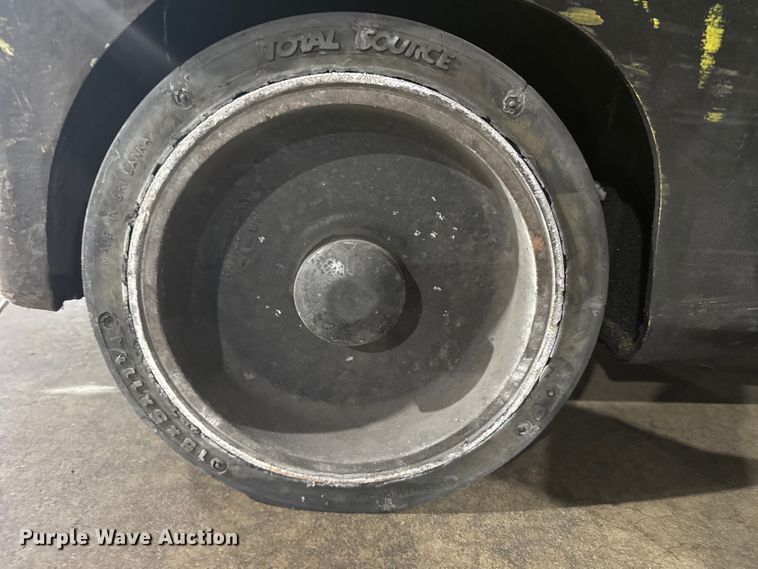 image for item FB7122 Hyster 30 forklift