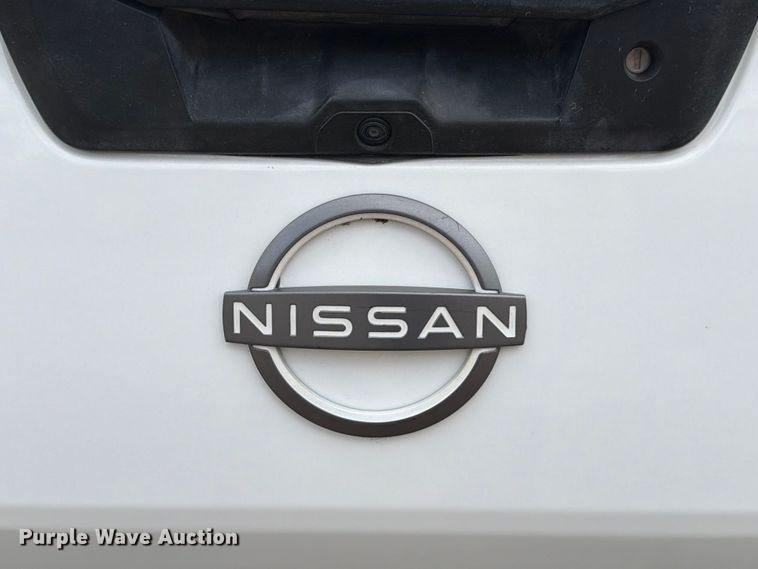 image for item FB8022 2022 Nissan Frontier Crew Cab pickup truck