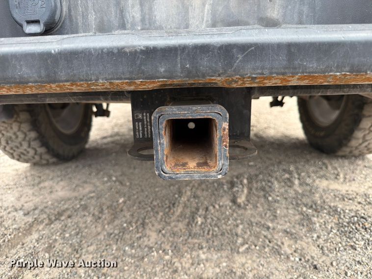 image for item FB8022 2022 Nissan Frontier Crew Cab pickup truck