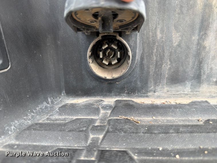 image for item FB8022 2022 Nissan Frontier Crew Cab pickup truck