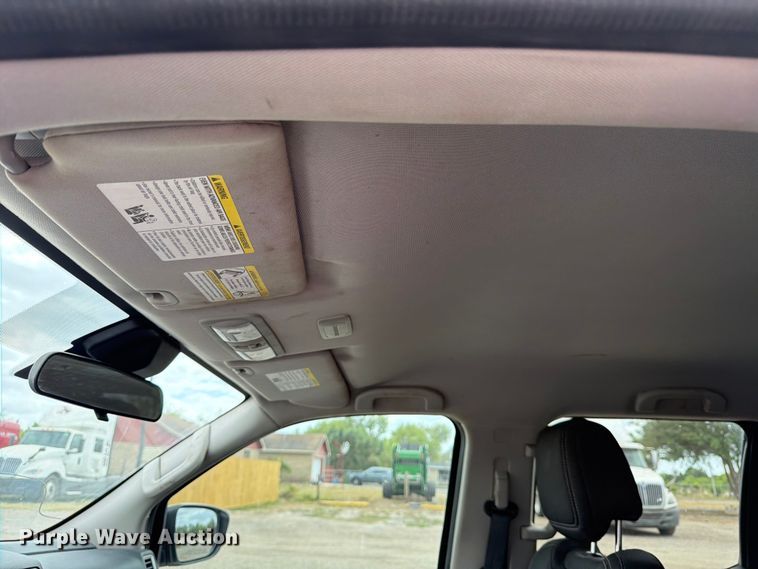 image for item FB8022 2022 Nissan Frontier Crew Cab pickup truck