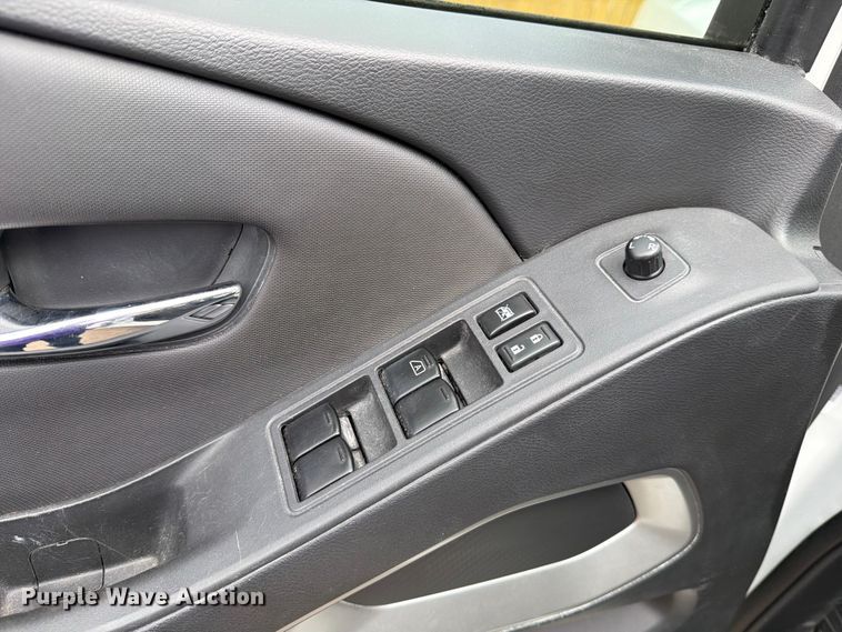 image for item FB8022 2022 Nissan Frontier Crew Cab pickup truck