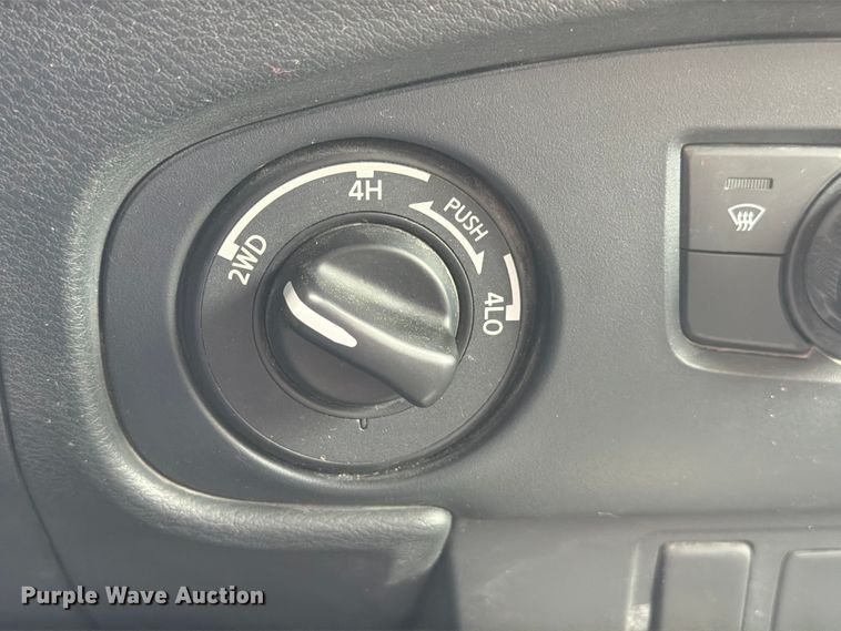 image for item FB8022 2022 Nissan Frontier Crew Cab pickup truck