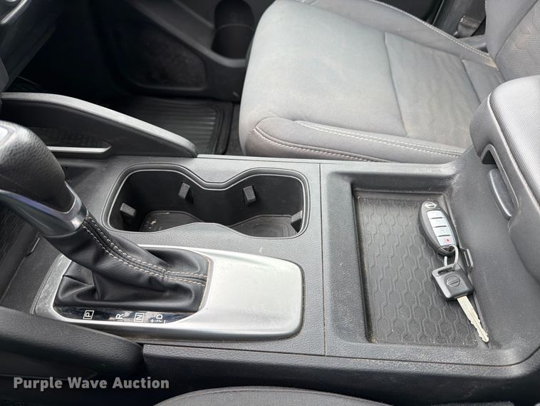 image for item FB8022 2022 Nissan Frontier Crew Cab pickup truck