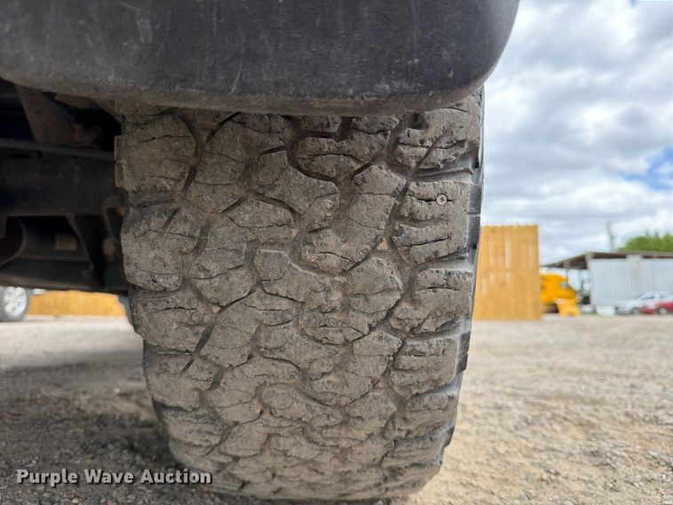 image for item FB8022 2022 Nissan Frontier Crew Cab pickup truck