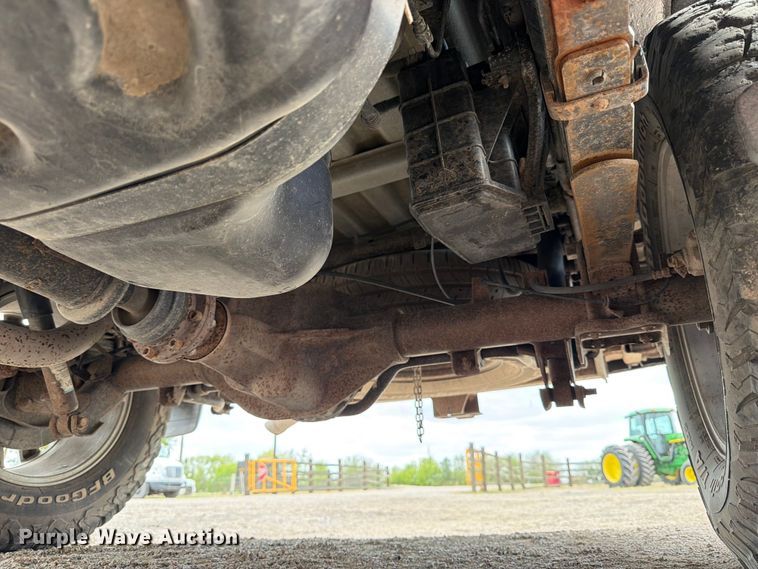 image for item FB8022 2022 Nissan Frontier Crew Cab pickup truck