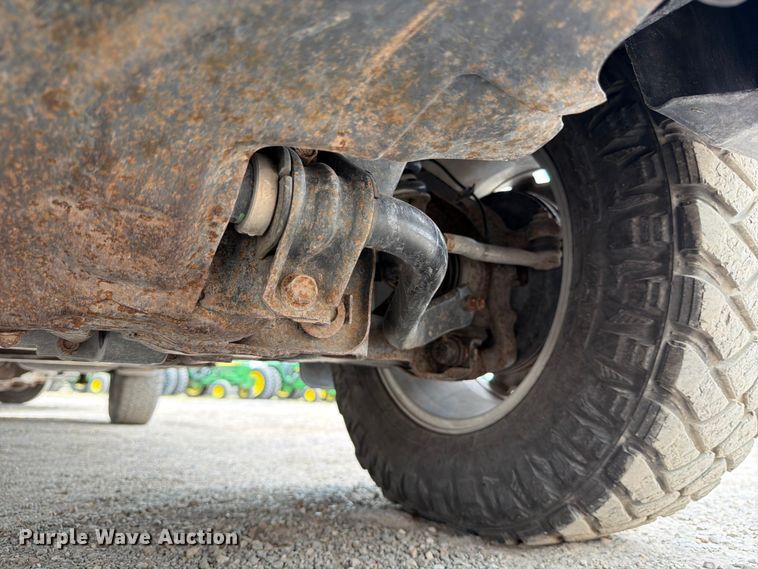 image for item FB8022 2022 Nissan Frontier Crew Cab pickup truck