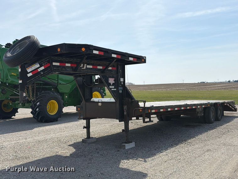 image for item FB8035 2018 PJ Trailer Gooseneck LD302 equipment trailer
