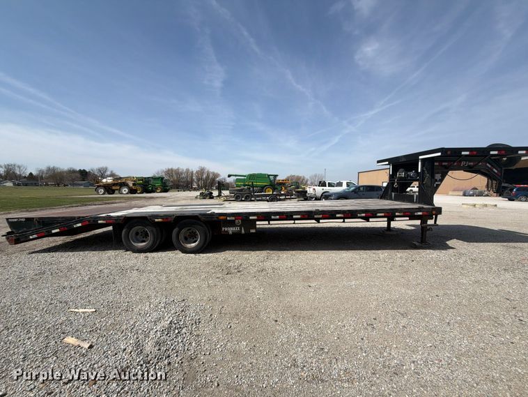 image for item FB8035 2018 PJ Trailer Gooseneck LD302 equipment trailer