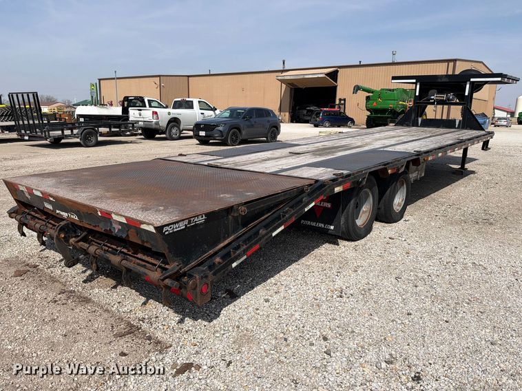 image for item FB8035 2018 PJ Trailer Gooseneck LD302 equipment trailer