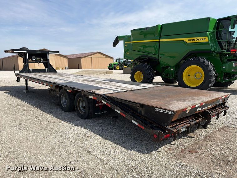 image for item FB8035 2018 PJ Trailer Gooseneck LD302 equipment trailer