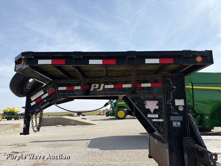 image for item FB8035 2018 PJ Trailer Gooseneck LD302 equipment trailer