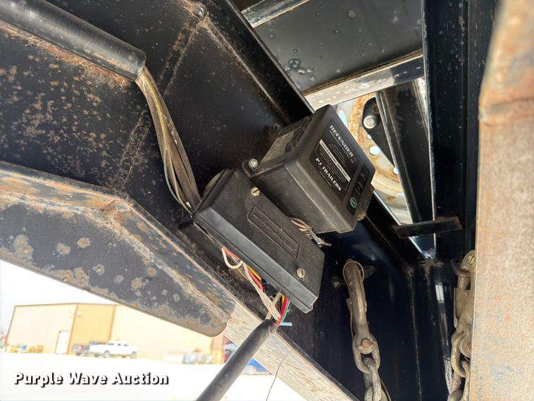 image for item FB8035 2018 PJ Trailer Gooseneck LD302 equipment trailer