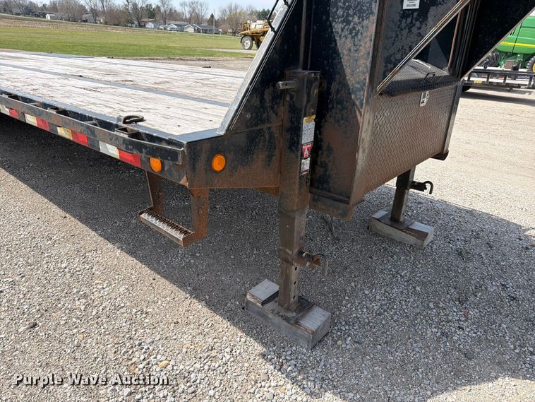 image for item FB8035 2018 PJ Trailer Gooseneck LD302 equipment trailer