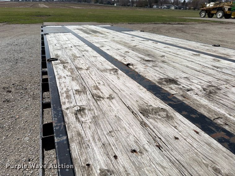 image for item FB8035 2018 PJ Trailer Gooseneck LD302 equipment trailer