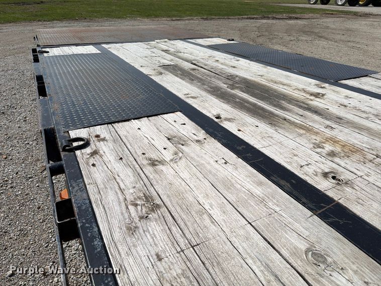 image for item FB8035 2018 PJ Trailer Gooseneck LD302 equipment trailer