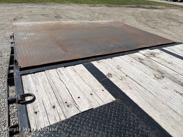 image for item FB8035 2018 PJ Trailer Gooseneck LD302 equipment trailer