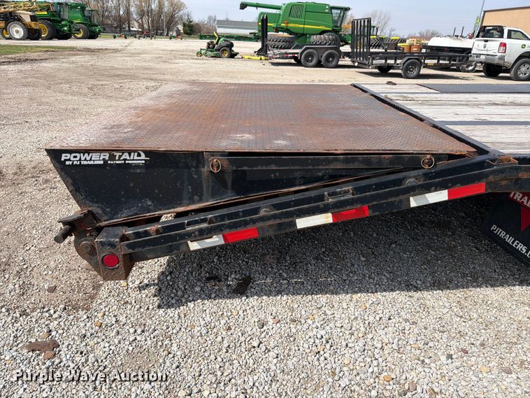 image for item FB8035 2018 PJ Trailer Gooseneck LD302 equipment trailer
