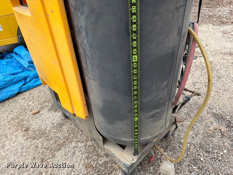 image for item FB8048 2011 Kaeser Airtower 5C air compressor