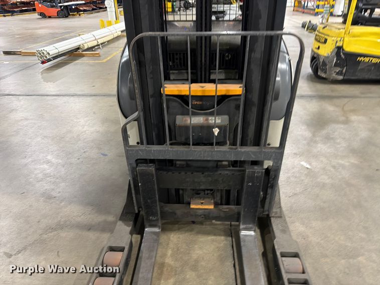image for item FB8054 2016 Crown RR5725-35 reach truck