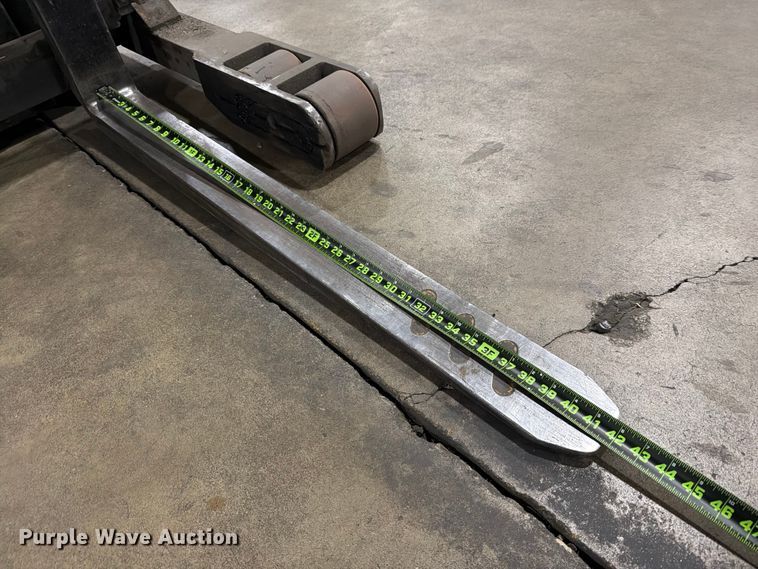 image for item FB8054 2016 Crown RR5725-35 reach truck